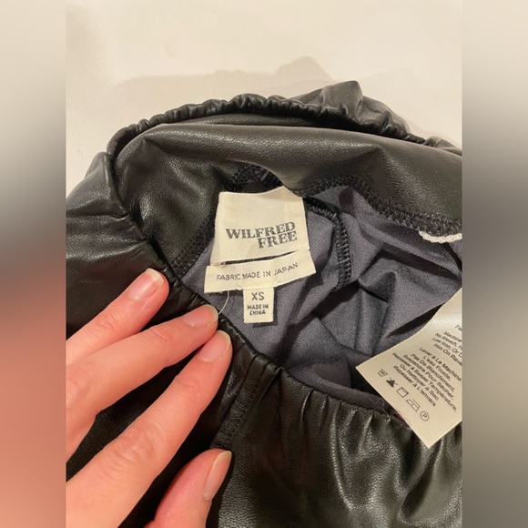 Aritzia pleather leggings Wilfred free - Picture 3 of 4